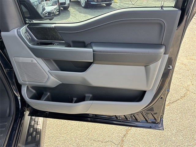 2024 Ford F-150 Lightning Flash