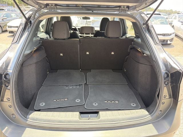 2025 Nissan Kicks S