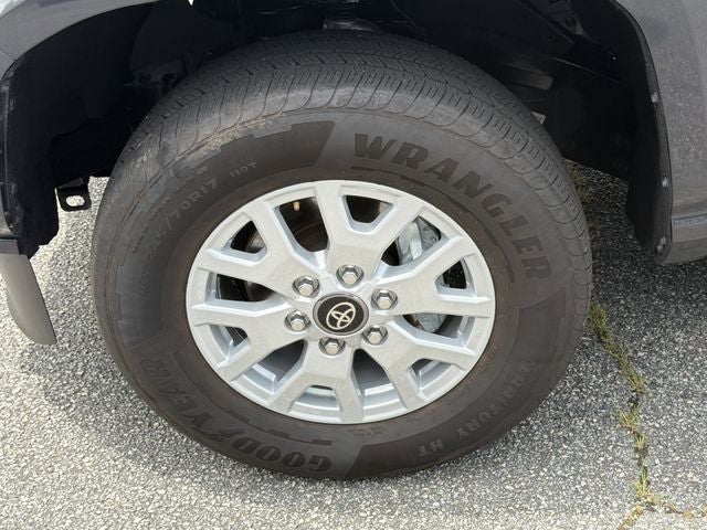 2025 Toyota Tacoma SR5