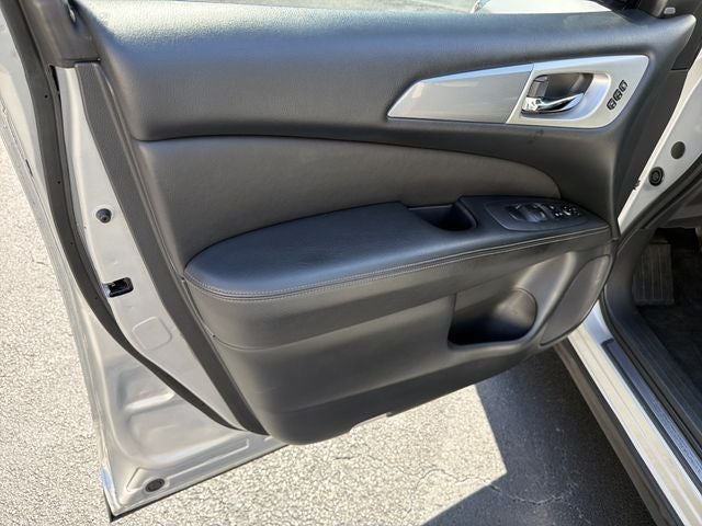 2019 Nissan Pathfinder SL