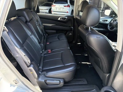2019 Nissan Pathfinder SL