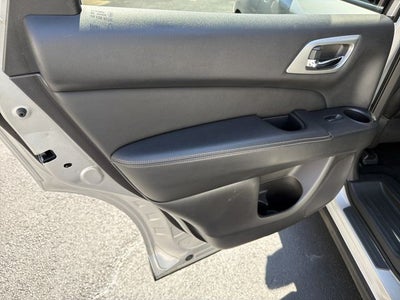 2019 Nissan Pathfinder SL