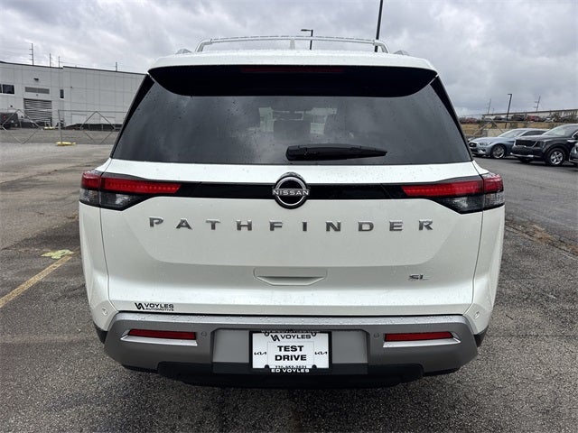 2024 Nissan Pathfinder SL