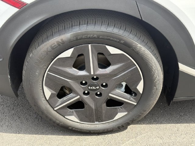2025 Kia EV6 Light