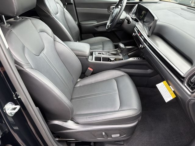 2025 Kia Sorento EX Certified Pre-Owned!!