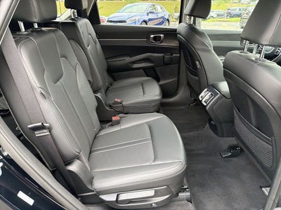 2025 Kia Sorento EX Certified Pre-Owned!!