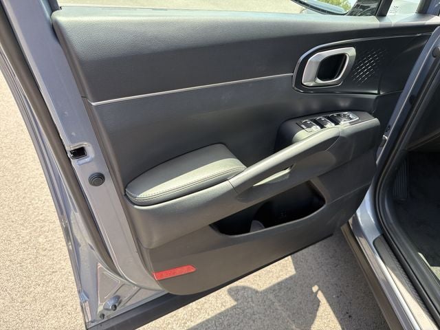 2025 Kia Sorento S Certified Pre-Owned!!