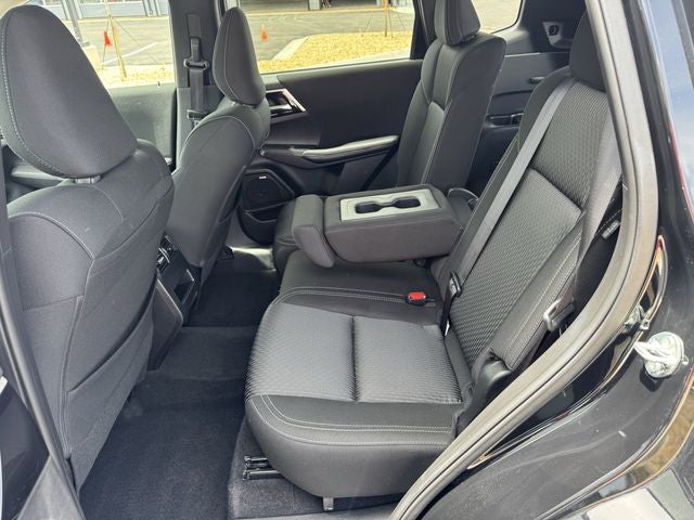 2025 Mitsubishi Outlander ES