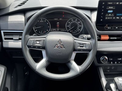 2025 Mitsubishi Outlander ES