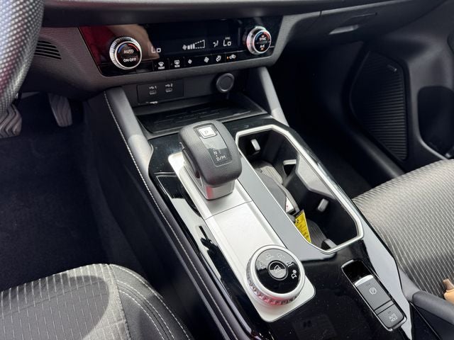 2025 Mitsubishi Outlander ES