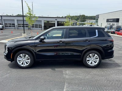 2025 Mitsubishi Outlander ES