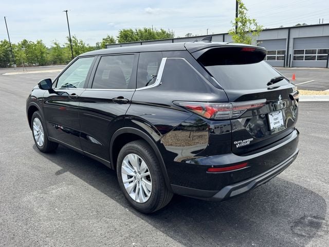2025 Mitsubishi Outlander ES