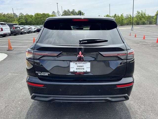 2025 Mitsubishi Outlander ES