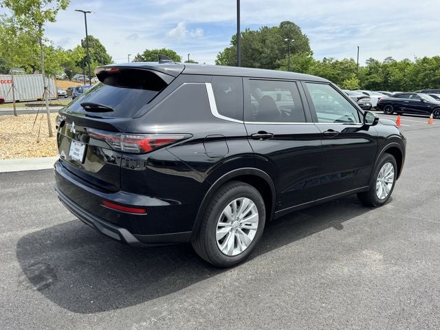 2025 Mitsubishi Outlander ES