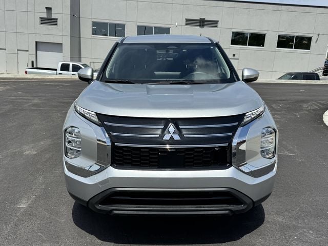 2025 Mitsubishi Outlander ES