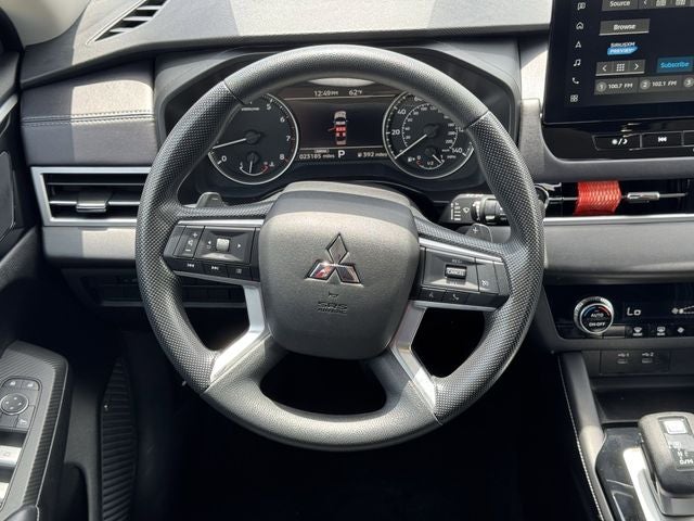 2025 Mitsubishi Outlander ES