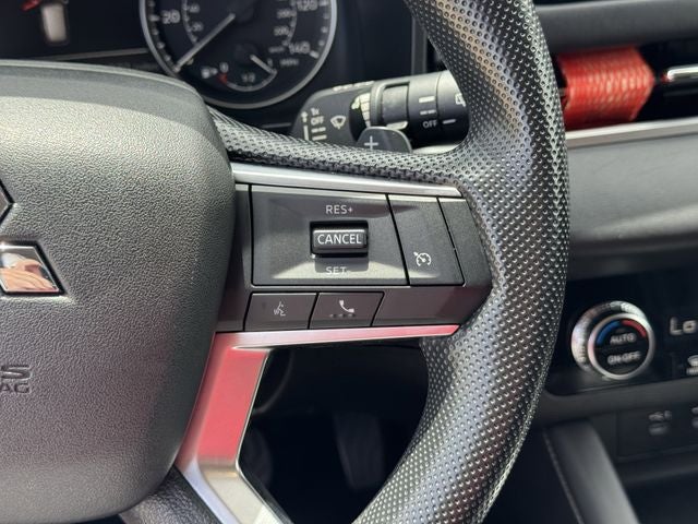 2025 Mitsubishi Outlander ES