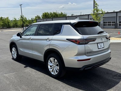 2025 Mitsubishi Outlander ES