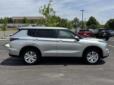 2025 Mitsubishi Outlander ES