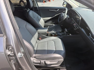 2025 Kia Niro SX