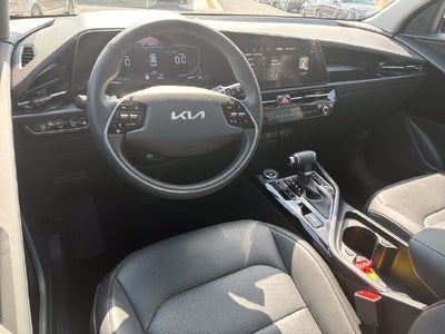 2025 Kia Niro SX