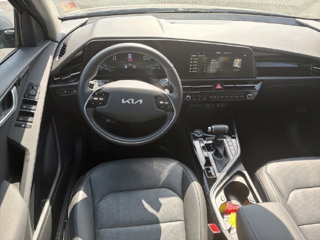 2025 Kia Niro SX