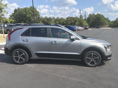 2025 Kia Niro SX