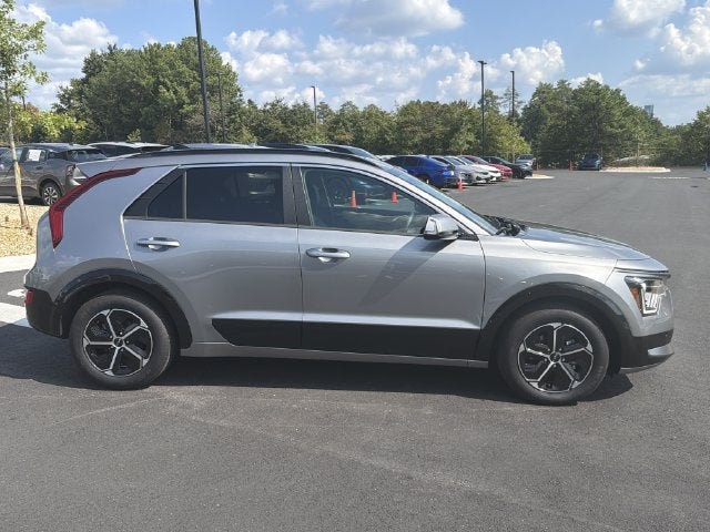 2025 Kia Niro SX