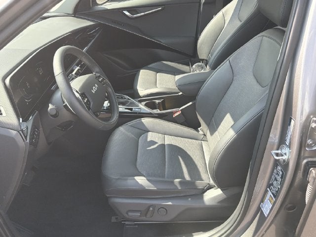 2025 Kia Niro SX