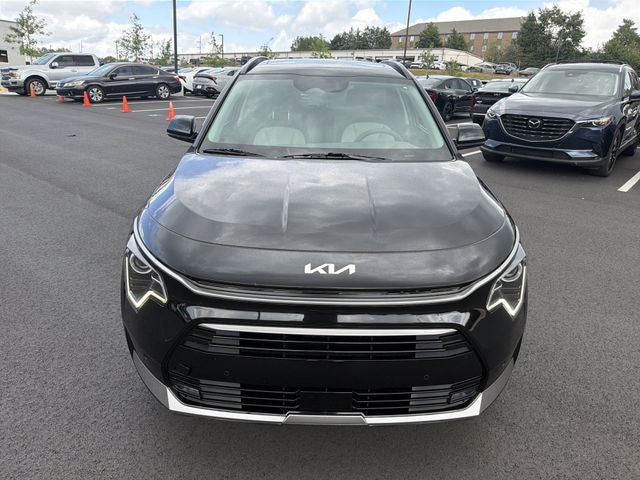 2025 Kia Niro SX Certified Pre-Owned!!