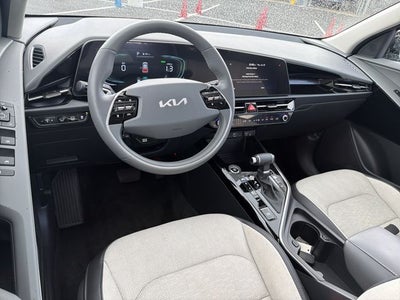 2025 Kia Niro SX Certified Pre-Owned!!