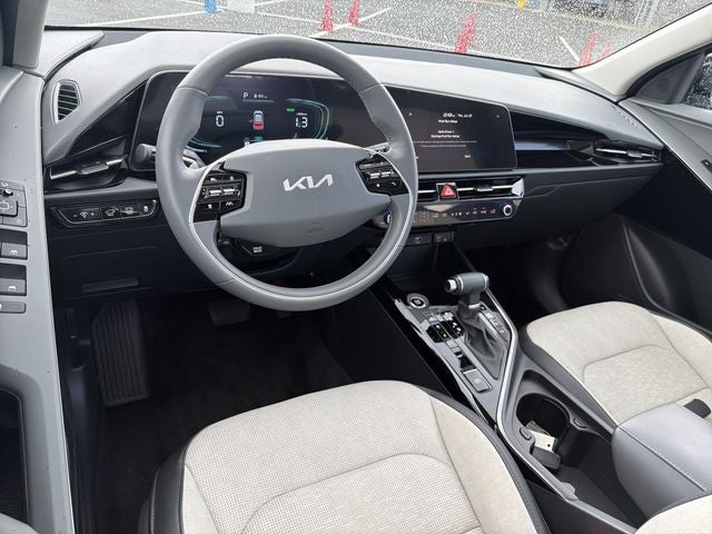 2025 Kia Niro SX Certified Pre-Owned!!