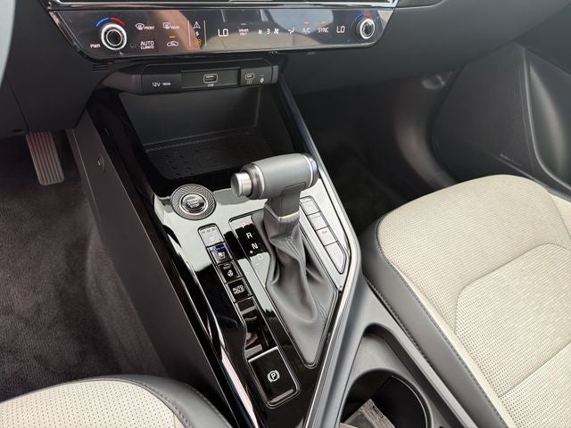 2025 Kia Niro SX Certified Pre-Owned!!