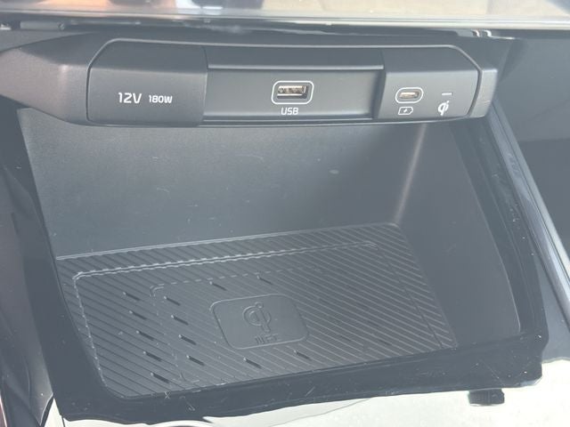 2025 Kia Niro SX Certified Pre-Owned!!