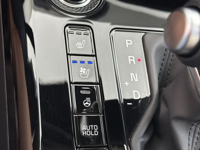 2025 Kia Niro SX Certified Pre-Owned!!