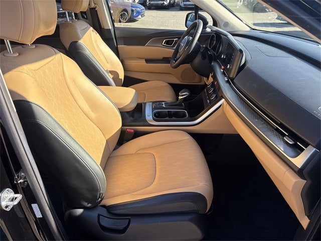 2023 Kia Carnival LX Certified Pre-Owned