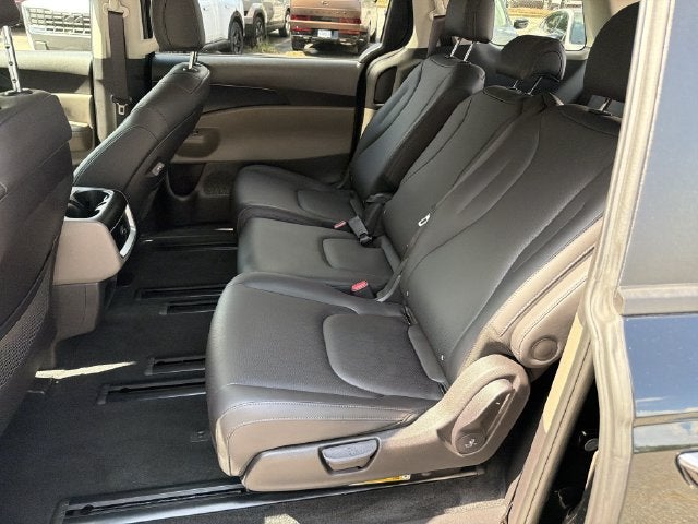 2026 Kia Carnival LXS Certified Pre-Owned!!