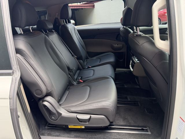 2026 Kia Carnival EX Certified Pre-Owned!!