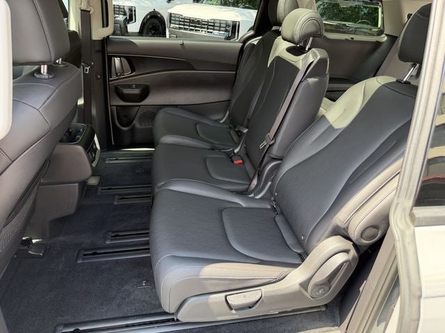 2026 Kia Carnival Hybrid SX Certified Pre-Owned!!