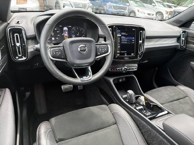 2019 Volvo XC40 R-Design