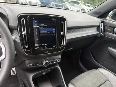 2019 Volvo XC40 R-Design