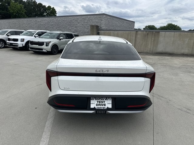2026 Kia K4 LXS
